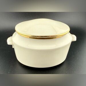 International (ultra bone) Sugar Bowl with lid.